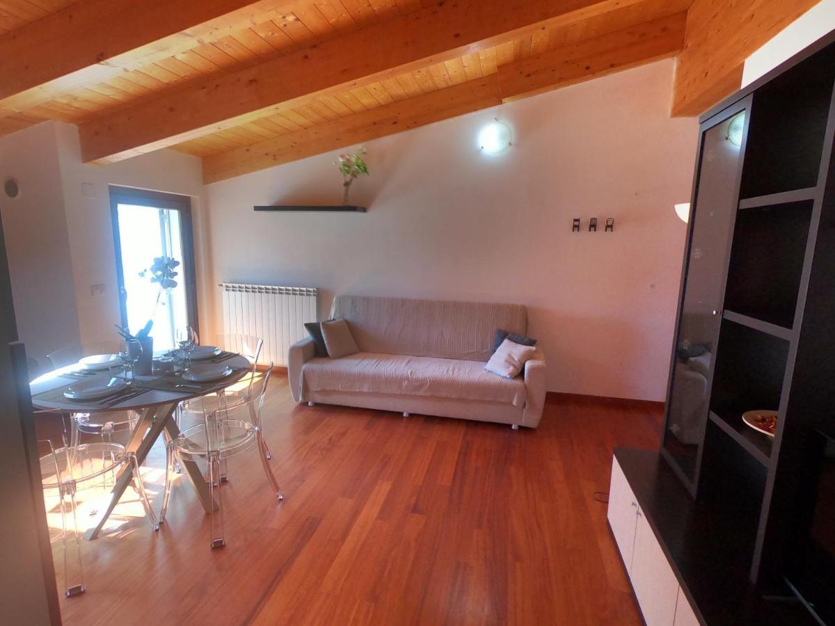 Attico Petfriendly Con Terrazzo, Via Del Borgo Appartement Montesilvano Marina Buitenkant foto