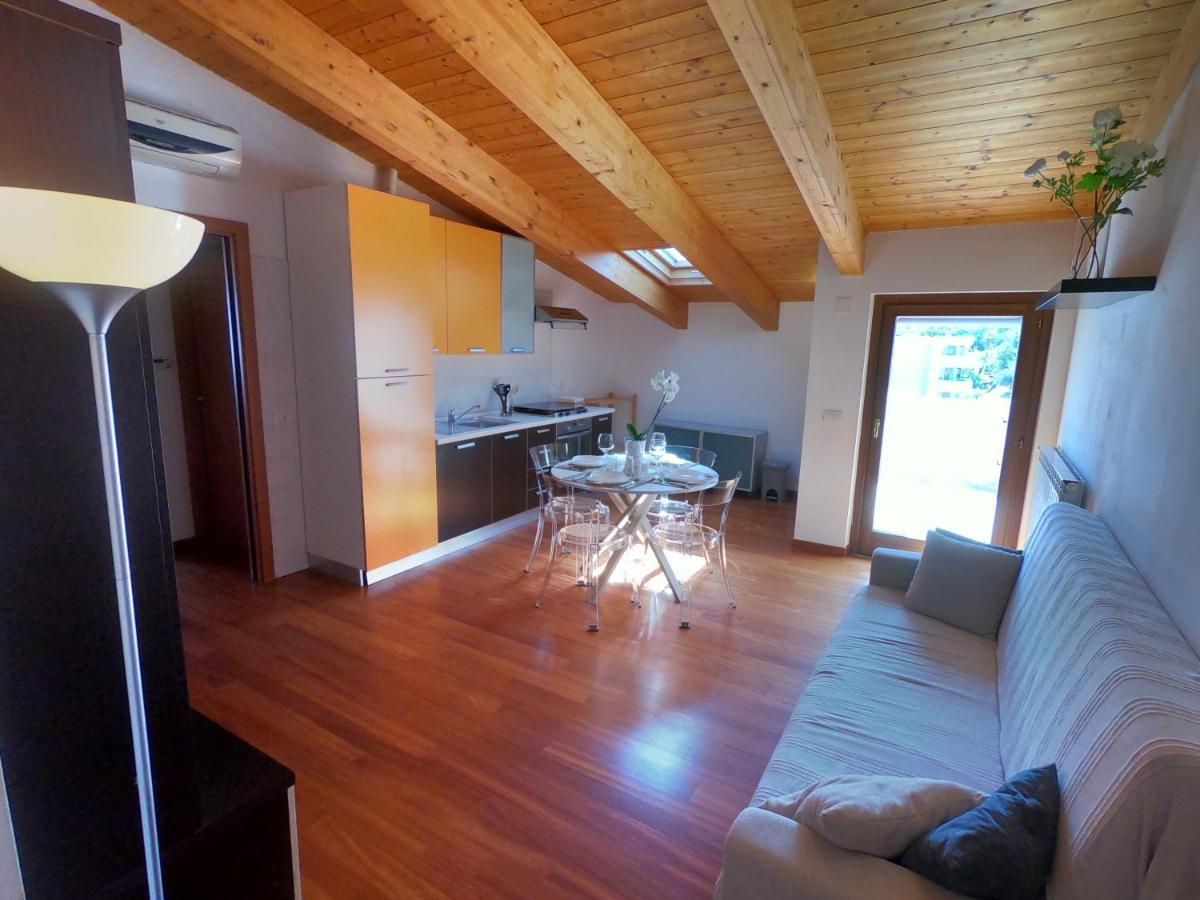 Attico Petfriendly Con Terrazzo, Via Del Borgo Appartement Montesilvano Marina Buitenkant foto