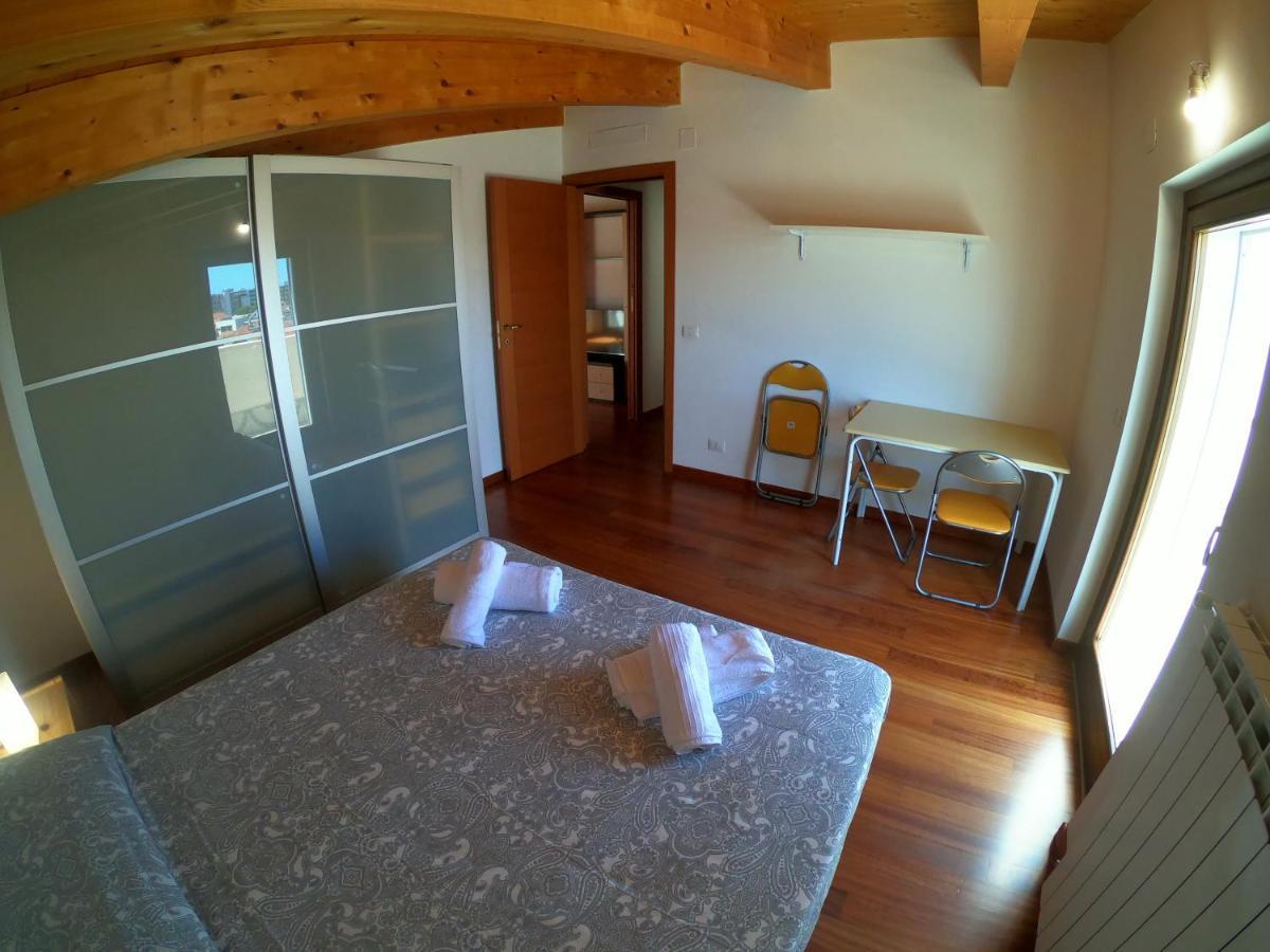 Attico Petfriendly Con Terrazzo, Via Del Borgo Appartement Montesilvano Marina Buitenkant foto