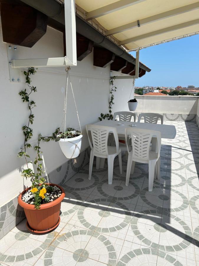 Attico Petfriendly Con Terrazzo, Via Del Borgo Appartement Montesilvano Marina Buitenkant foto