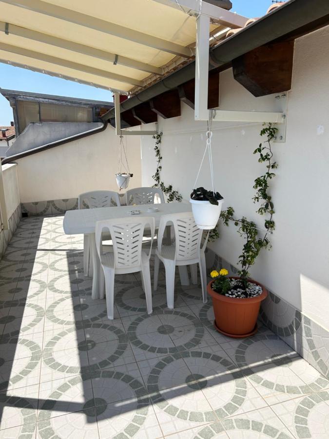 Attico Petfriendly Con Terrazzo, Via Del Borgo Appartement Montesilvano Marina Buitenkant foto